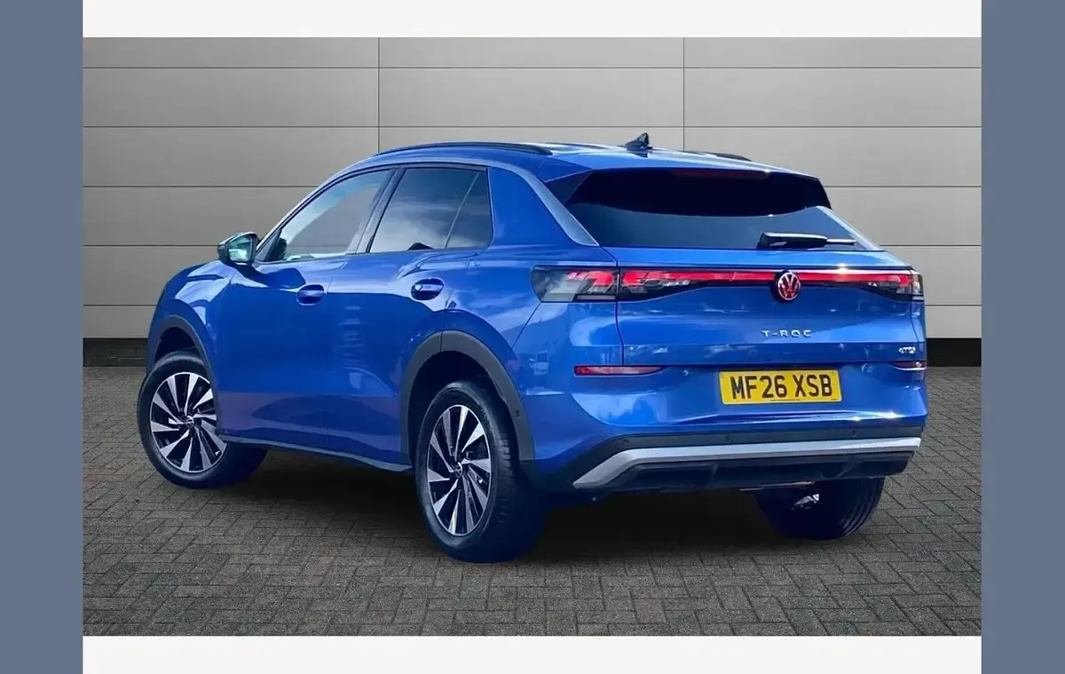 Used VW T-Roc Life 150 HP (110 kW) 2026 Blue SUV