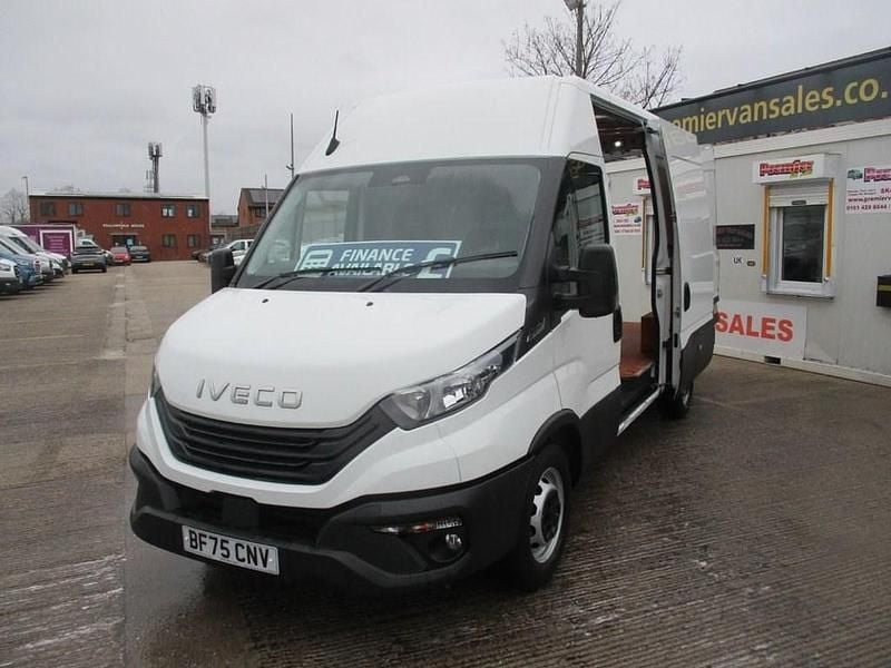 Used Iveco Daily 136 HP (100 kW) 2025 White