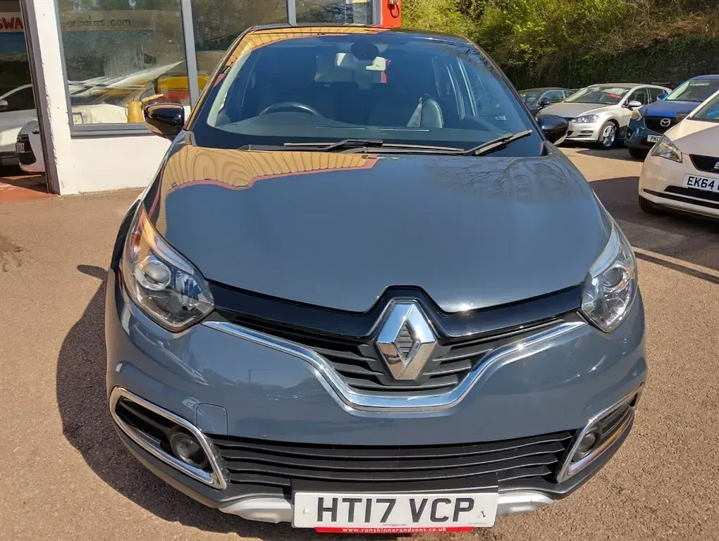 Used Renault Captur Signature 110 HP (80 kW) 2017 Blue/black SUV