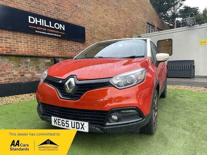 Orange/cream Used 2016 Renault Captur Dynamique SUV | £4,995 (Fair price) - Image 1/4