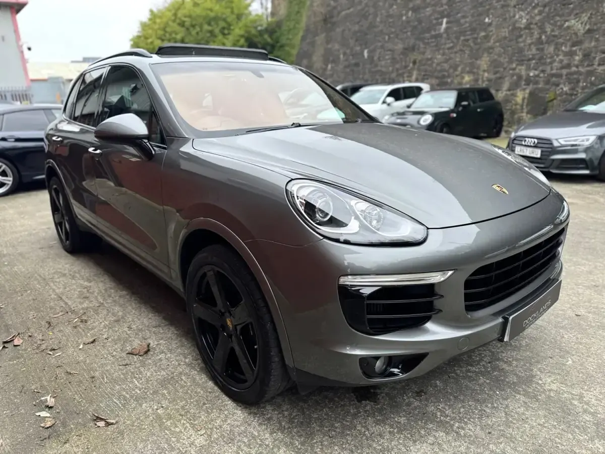 Used Porsche Cayenne 262 HP (192 kW) 2016 Grey SUV
