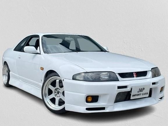 White Used 1995 Nissan Skyline Coupe | £28,995 - Image 1/4