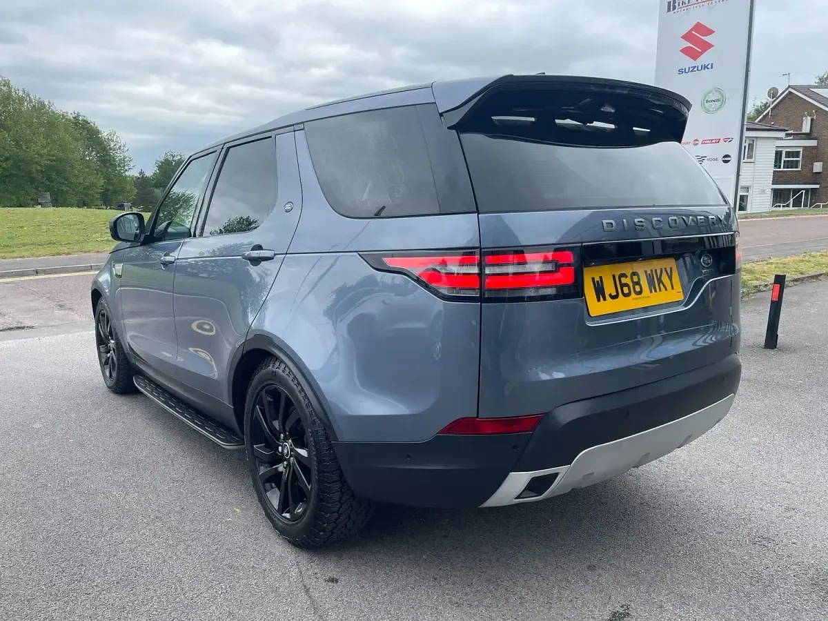 Used Land Rover Discovery 5 HSE 2018 Blue SUV