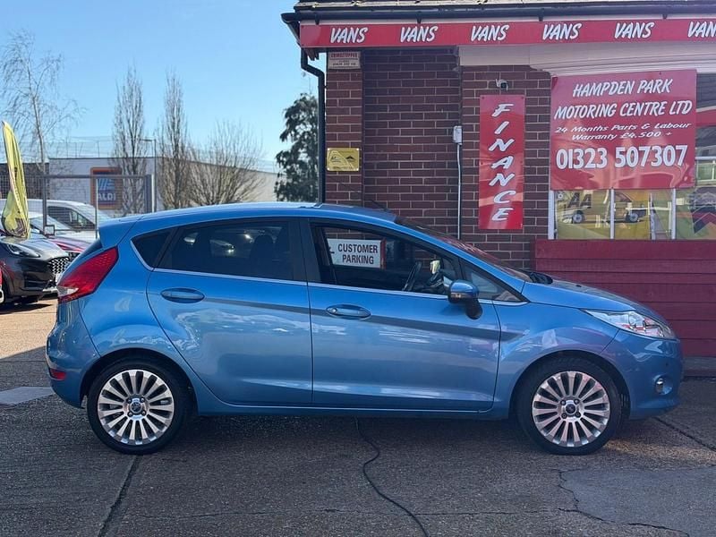Used Ford Fiesta Titanium 2009 Blue Hatchback
