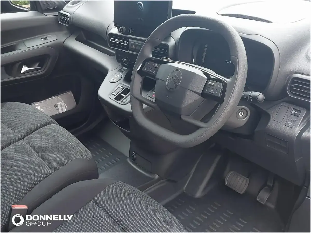 New Citroën Berlingo 129 HP (94 kW) 2026 Blue MPV