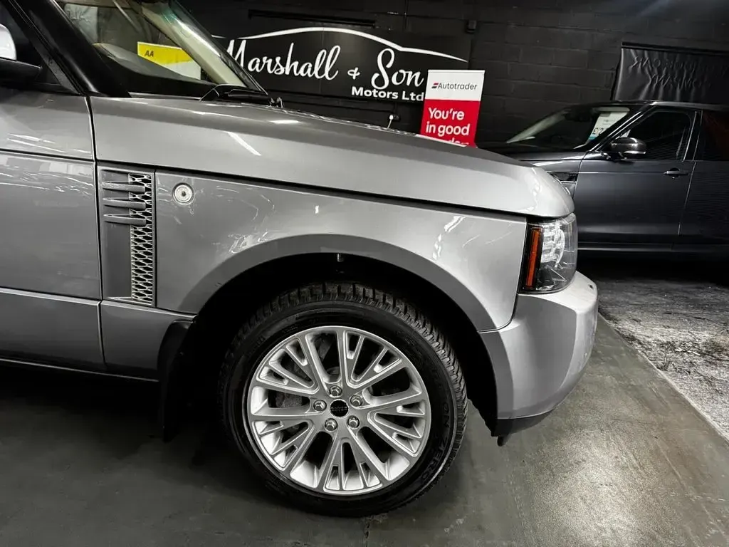 Begagnad Land Rover Range Rover 313 HK (230 kW) 2012 Grå SUV