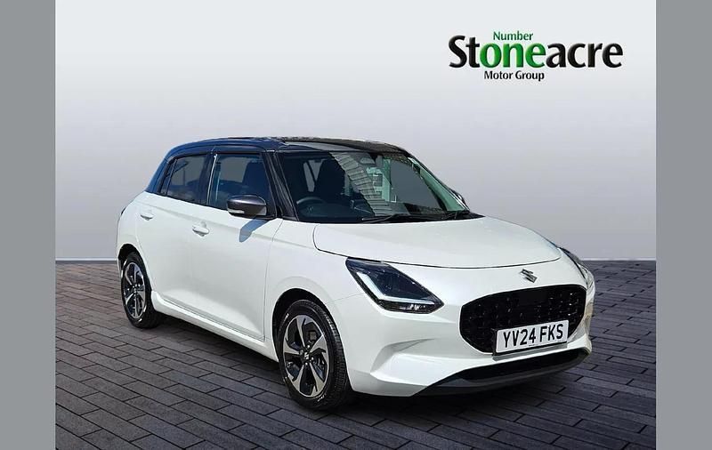 White Used 2024 Suzuki Swift Hatchback | £17,500 (Expensive) - Image 1/4