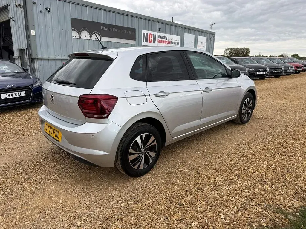 Usado VW Polo Match 95 HP (69 kW) 2020 Prateado Citadino