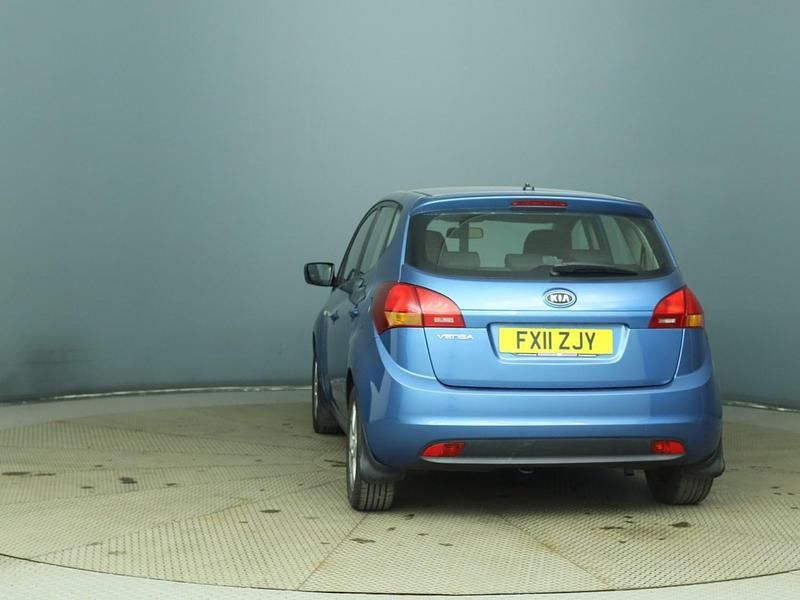 Used Kia Venga 89 HP (65 kW) 2011 Blue Hatchback