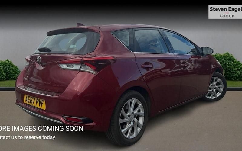 Used Toyota Auris Business Edition 116 HP (85 kW) 2017 Hatchback