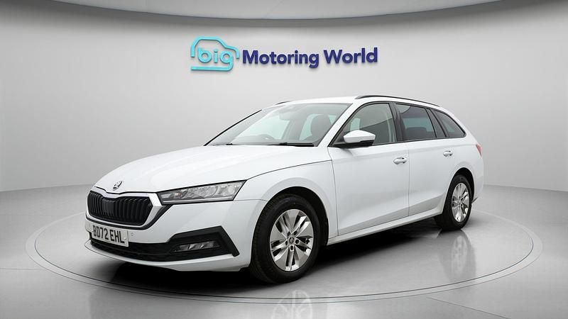 Used Skoda Octavia SE Technology 110 HP (80 kW) 2022 White Estate