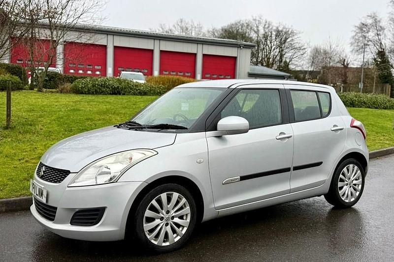 Used Suzuki Swift SZ3 92 HP (67 kW) 2011 Silver Hatchback
