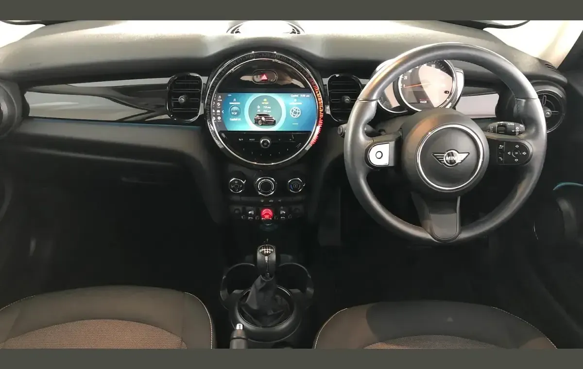 Used Mini ONE Classic 101 HP (74 kW) 2022 Green Hatchback