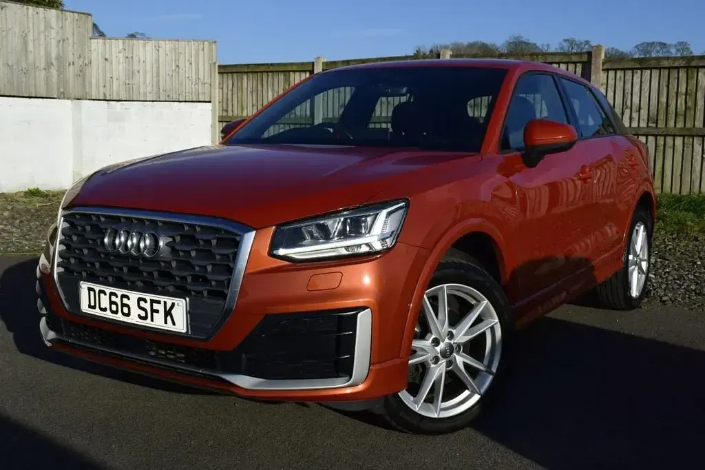 Used Audi Q2 S-Line 116 HP (85 kW) 2017 Orange SUV