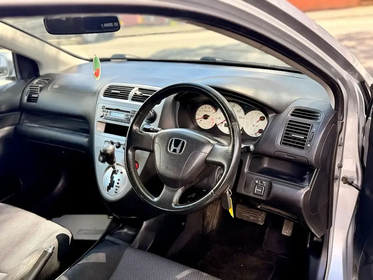 Used Honda Civic SE 110 HP (80 kW) 2004 Silver Hatchback