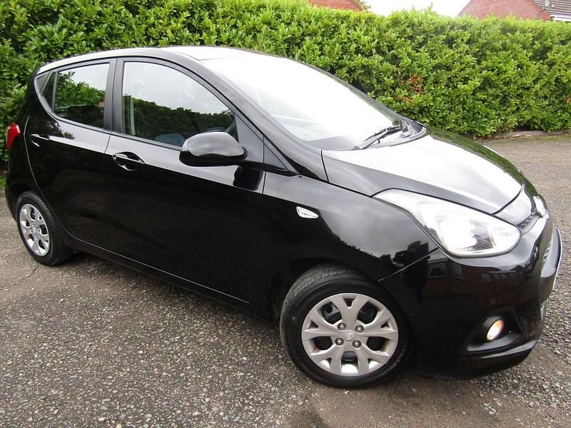Black Used 2016 Hyundai i10 SE Hatchback | £4,337 (Fair price) - Image 1/4