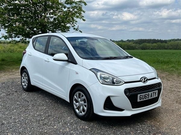 White Used 2019 Hyundai i10 SE Hatchback | £8,995 (Fair price) - Image 1/1