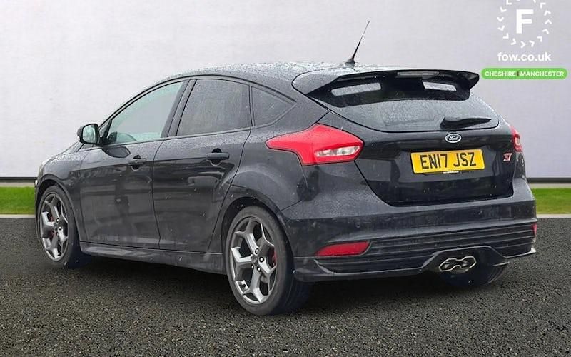 Used Ford Focus ST 185 HP (136 kW) 2016 Black Hatchback
