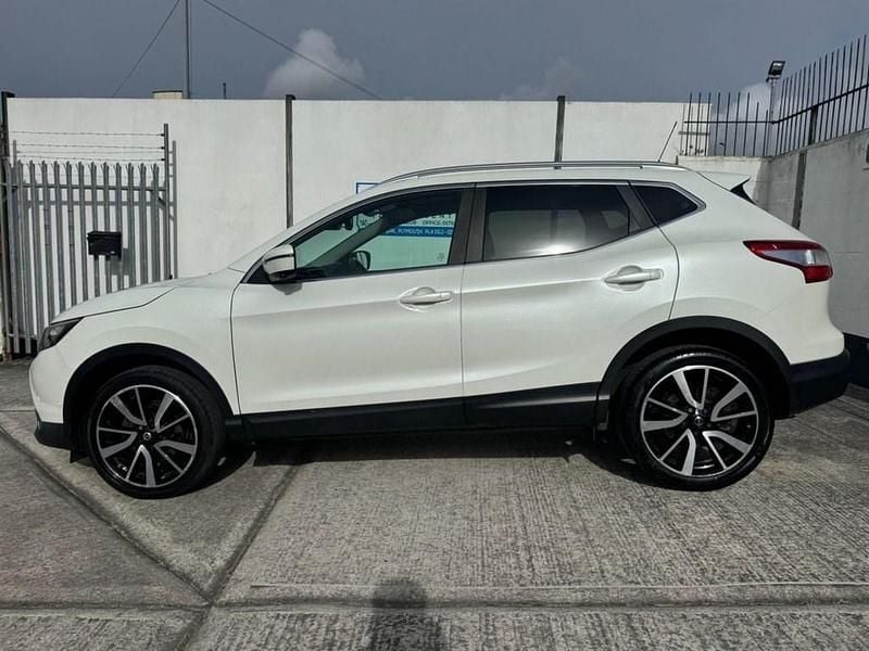 Used Nissan Qashqai S 163 HP (119 kW) 2015 White SUV