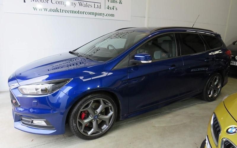 Blue Used 2016 Ford Focus ST Estate | £11,495 (Fair price) - Image 1/4