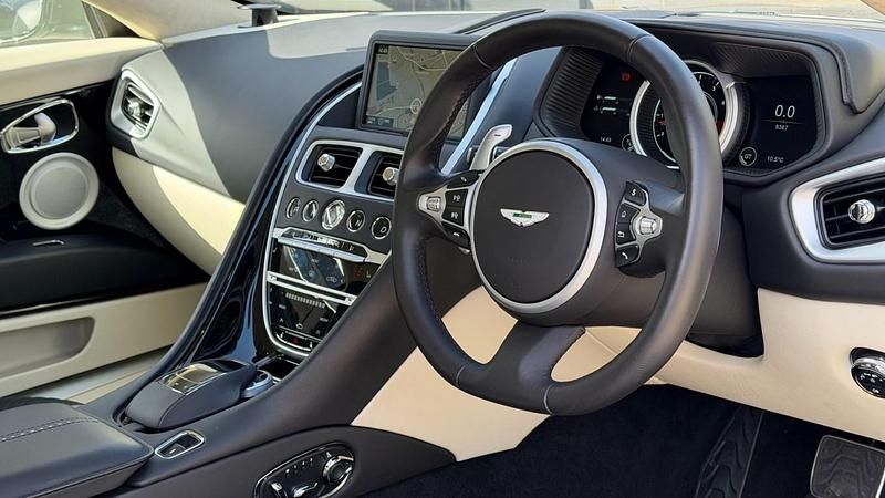 Used Aston Martin DB11 600 HP (441 kW) 2017 Silver Coupe