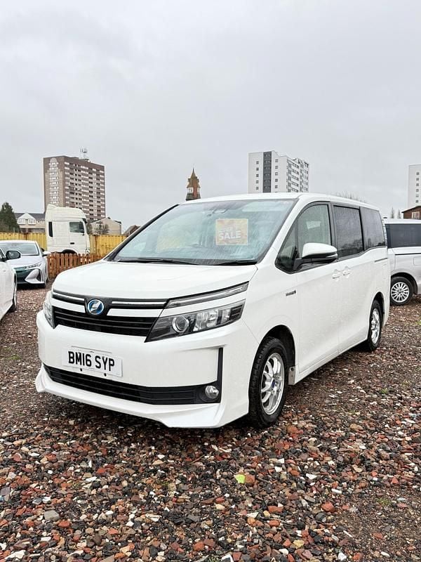 Used Toyota Voxy 2016 White MPV