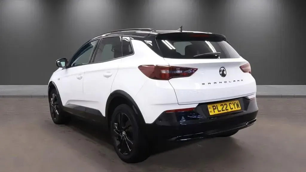 Used Vauxhall Grandland X GS Line 130 HP (95 kW) 2022 White SUV