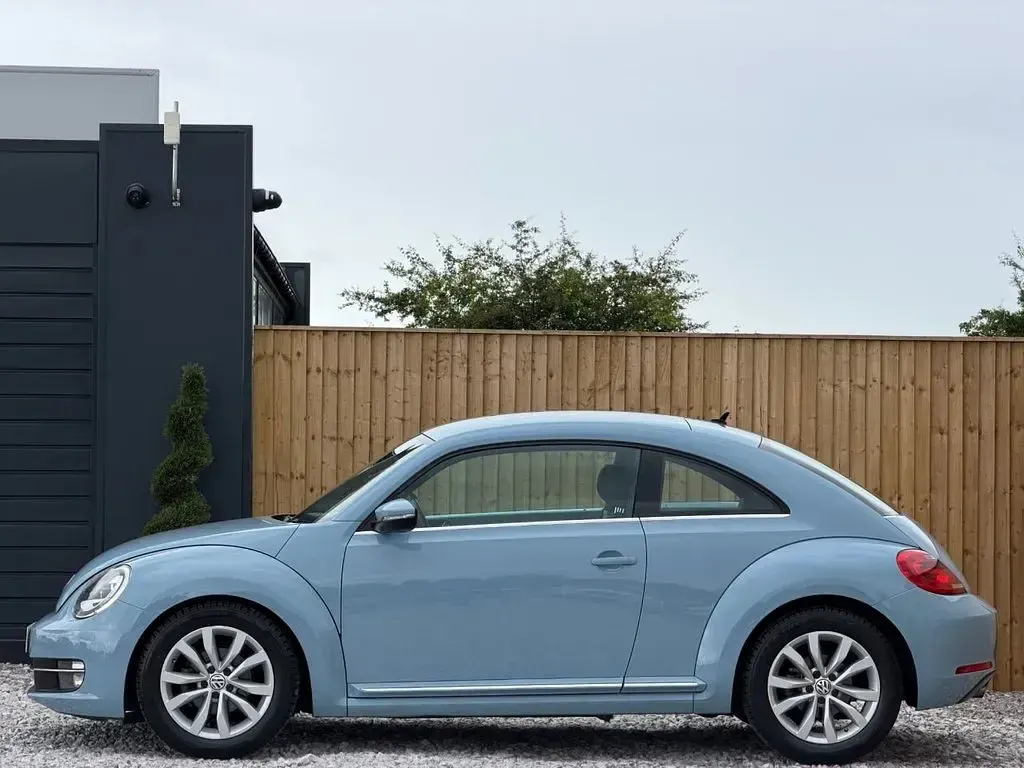 Used VW Beetle Design 105 HP (77 kW) 2012 Blue Hatchback