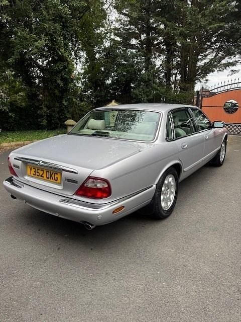 Used Jaguar XJ8 2001 Silver Sedan