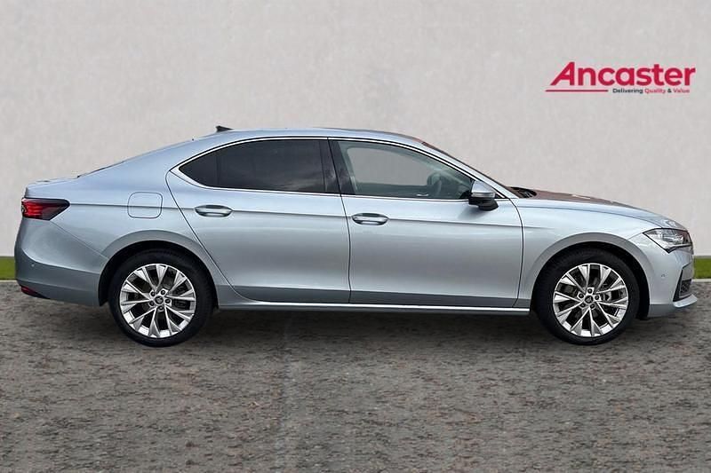 Used Skoda Superb SE L 148 HP (108 kW) 2025 Silver Hatchback