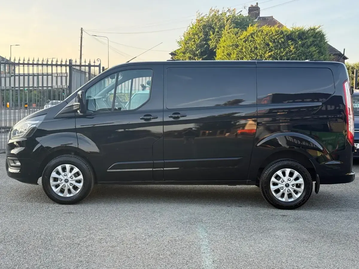 Used Ford Transit Custom Limited 130 HP (95 kW) 2023 Black Van