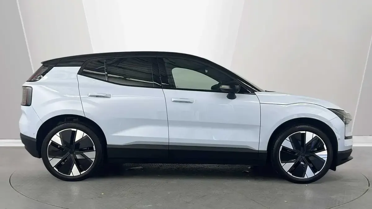 Used Volvo EX30 Ultra 200 kW (272 HP) 2025 Blue SUV