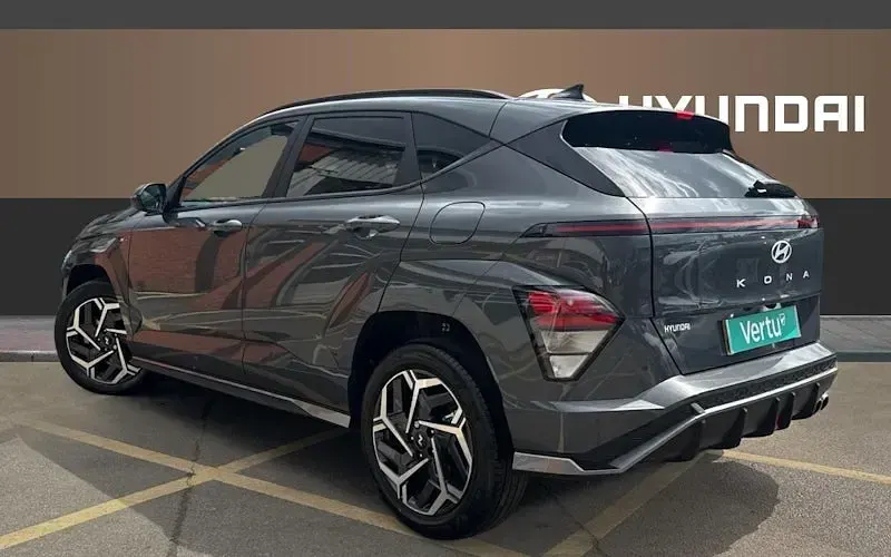Usado Hyundai Kona N Line 138 CV (101 kW) 2025 Gris SUV