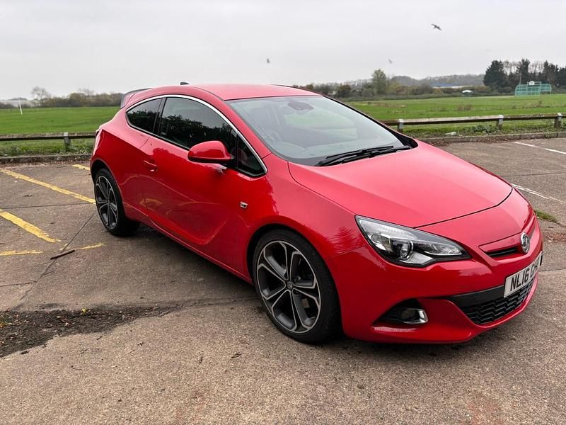 Red Used 2016 Vauxhall Astra GTC Edition Hatchback | £4,495 (Fair price) - Image 1/4