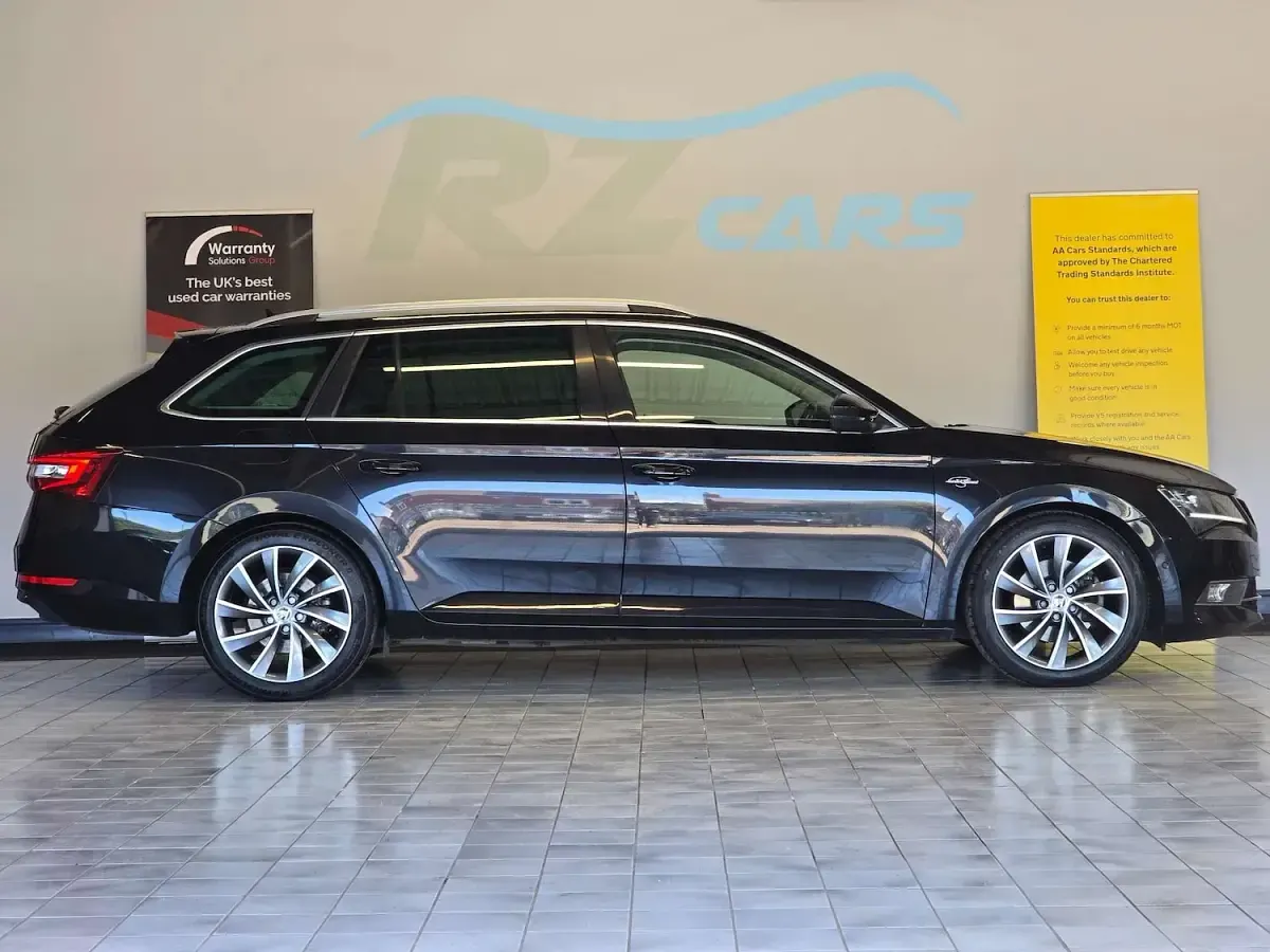 Used Skoda Superb 190 HP (139 kW) 2018 Black Estate