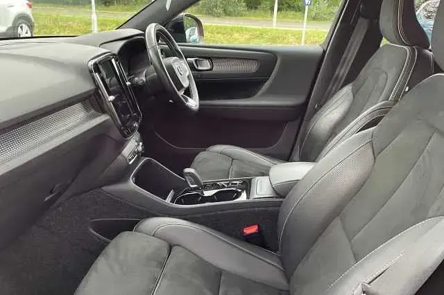 Used Volvo XC40 R-Design Pro 194 HP (142 kW) 2020 Red SUV