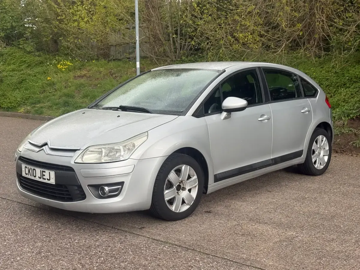 Usado Citroën C4 VTR Sport 110 HP (80 kW) 2010 Prateado Citadino