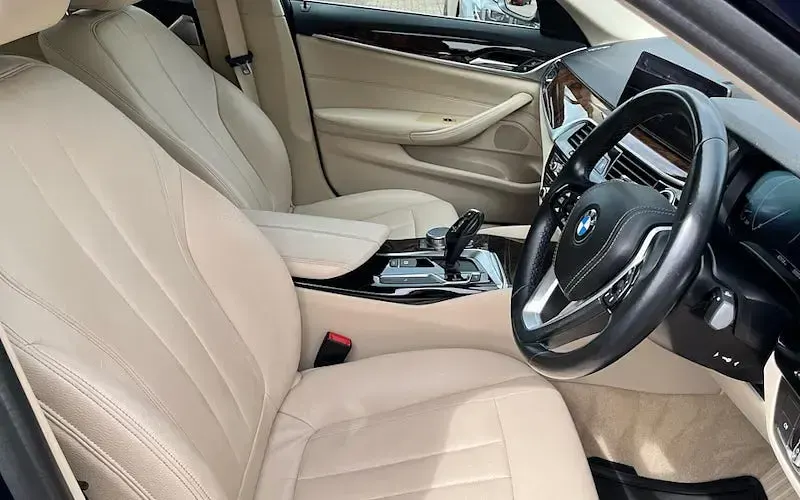 Used BMW 520 Sport Line 190 HP (139 kW) 2019 Blue Sedan