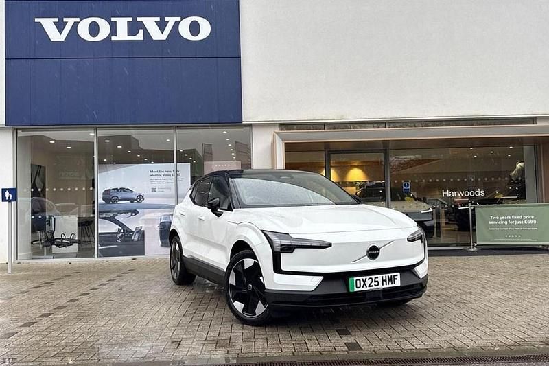 White New 2025 Volvo EX30 Plus SUV | £26,850 (Fair price) - Image 1/1