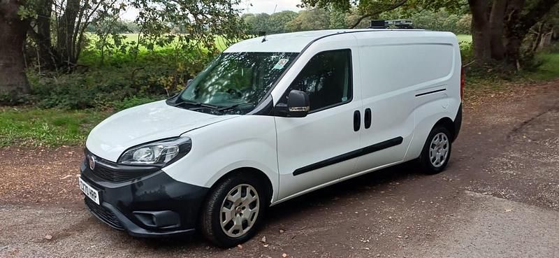 White Used 2020 Fiat Doblò MPV | £6,495 (Good price) - Image 1/4