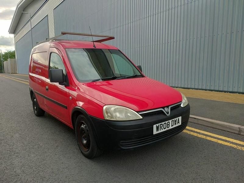 Red Used 2008 Vauxhall Combo MPV | £1,375 (Fair price) - Image 1/4