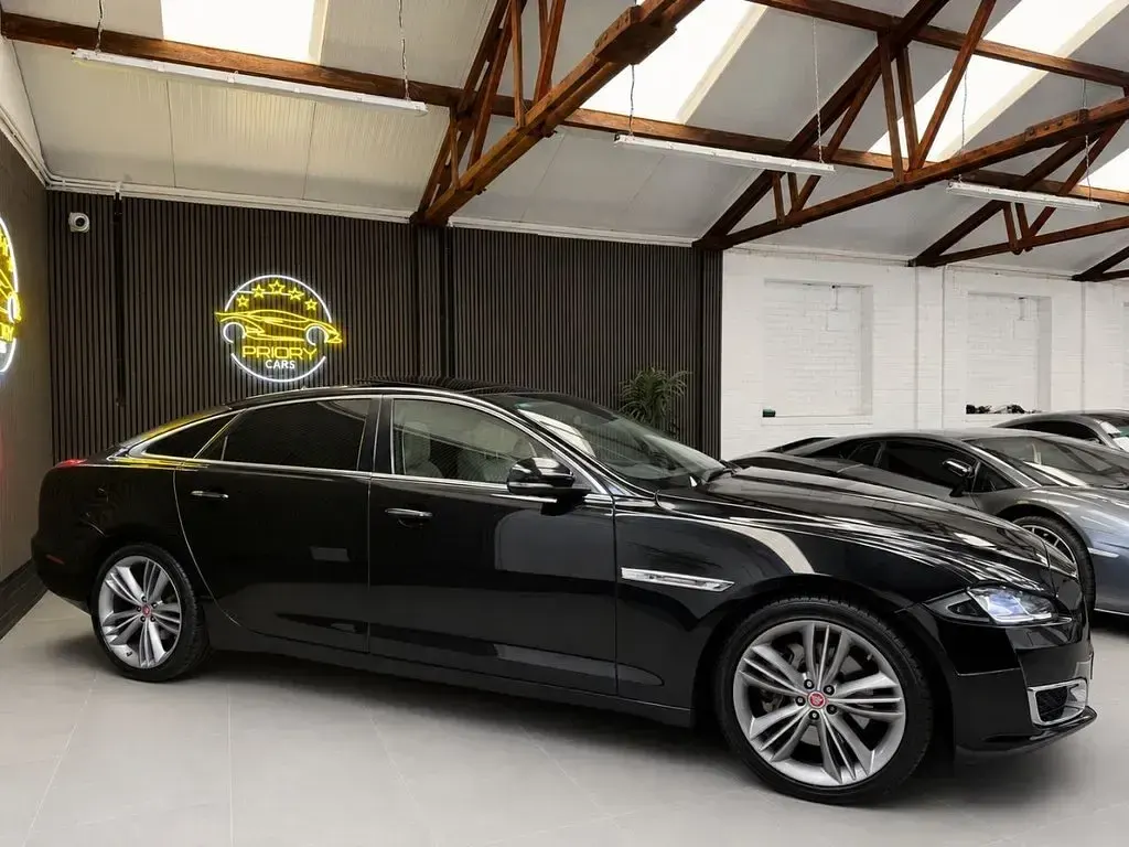 Used Jaguar XJ S 300 HP (220 kW) 2016 Black Sedan