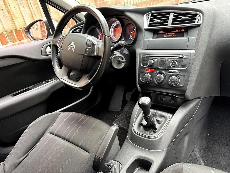 Used Citroën C4 Feel 2017 White Hatchback