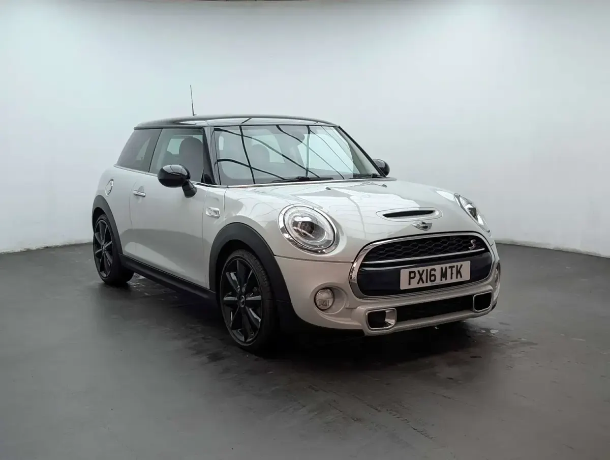 Używany Mini Cooper S Hatch 2016 Srebrny Hatchback