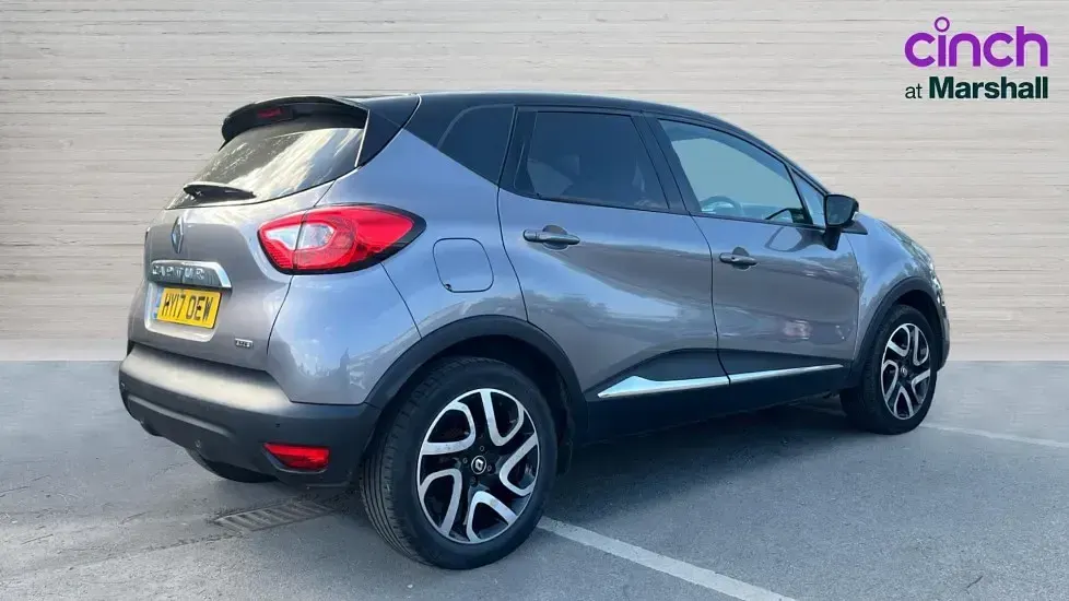 Usado Renault Captur Dynamique 110 HP (80 kW) 2017 Cinzento SUV