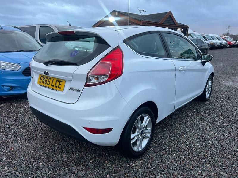 Used Ford Fiesta Zetec 2015 White Hatchback