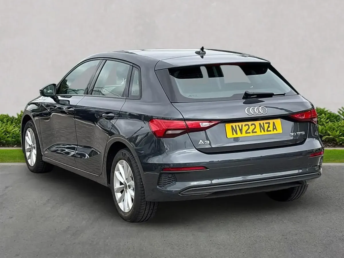 Used Audi A3 Sportback Advanced 110 HP (80 kW) 2022 Grey Hatchback
