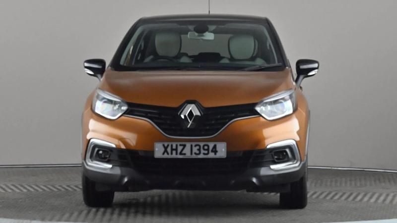 Used Renault Captur Iconic 90 HP (66 kW) 2019 Orange/black SUV