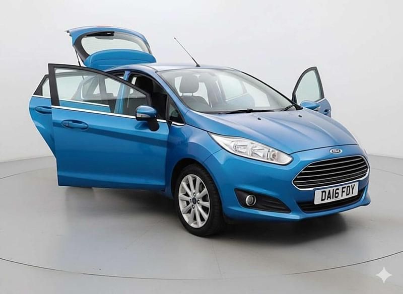 Used Ford Fiesta Titanium 2016 Blue Hatchback