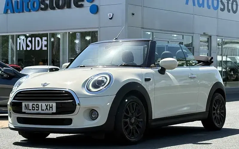 Begagnad Mini Cooper Cabriolet Classic 136 HK (100 kW) 2020 Cab